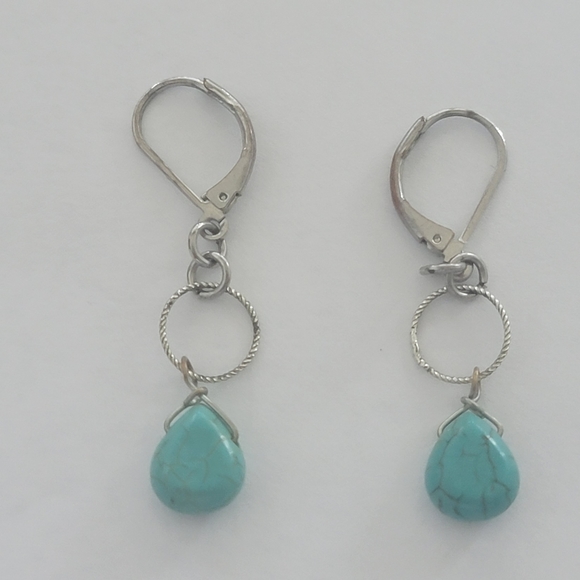 Bundle of 8 sets of dangle earrings - Picture 5 of 5